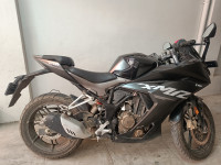 Matte Phantom Black Hero Karizma XMR