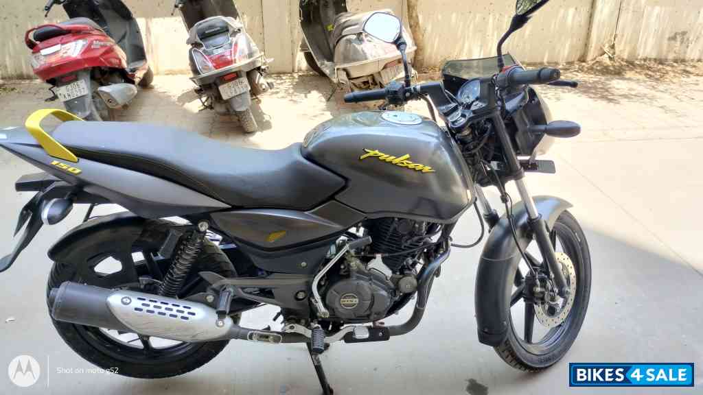 Neon Gray Bajaj Pulsar 150 Neon