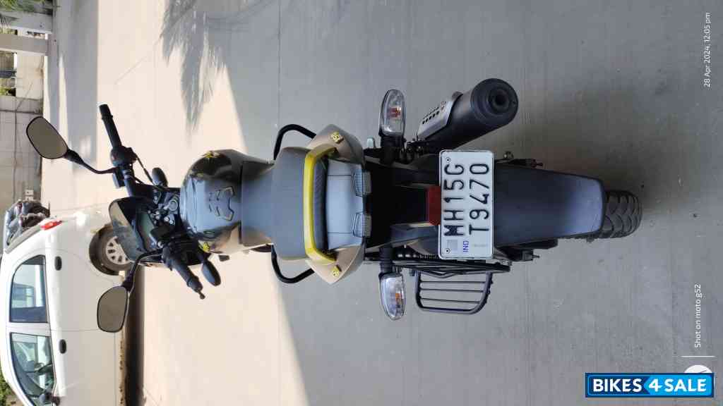 Neon Gray Bajaj Pulsar 150 Neon