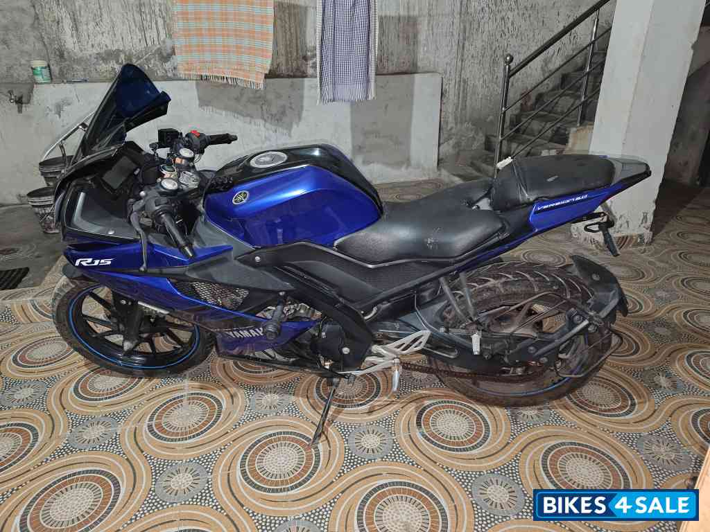 Racing Blue Yamaha YZF R15 V3
