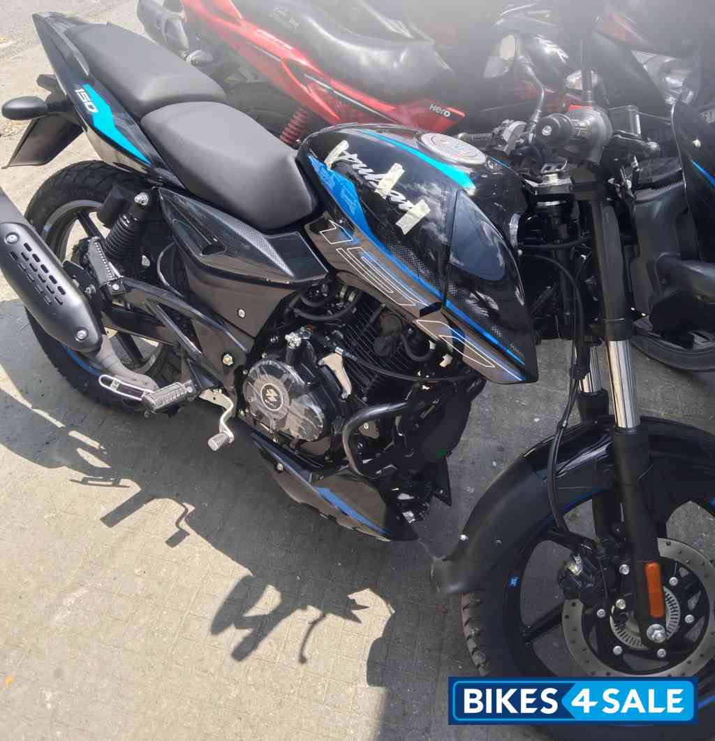 Bajaj Pulsar 150 Twin Disc BS6
