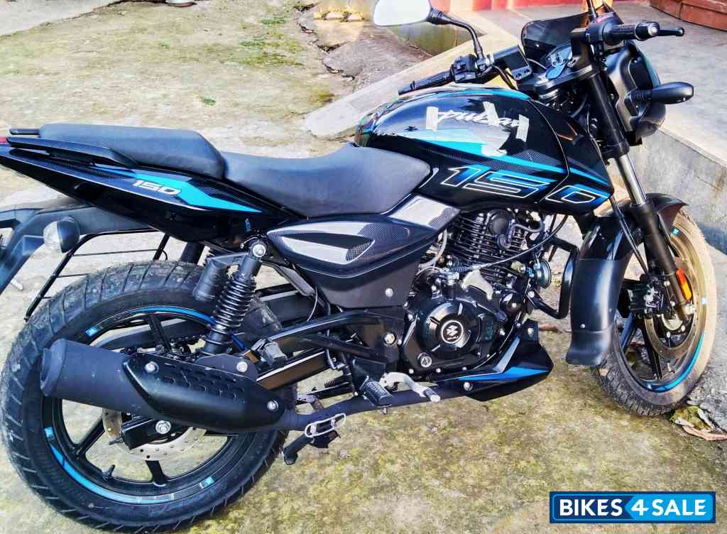 Bajaj Pulsar 150 Twin Disc BS6