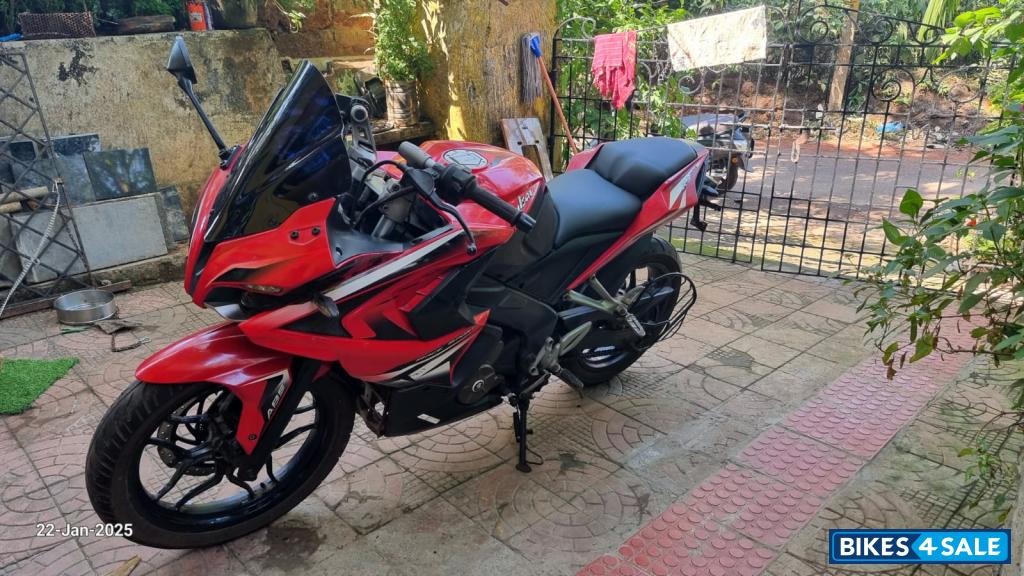 Bajaj Pulsar RS 200