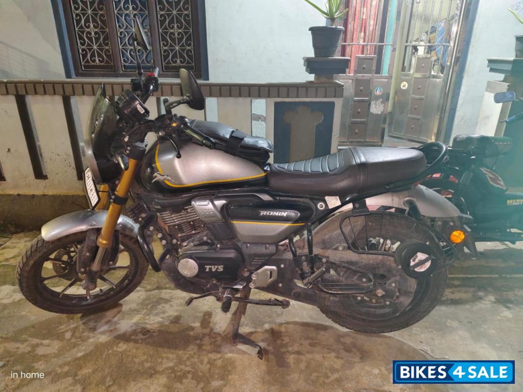 TVS Ronin TD