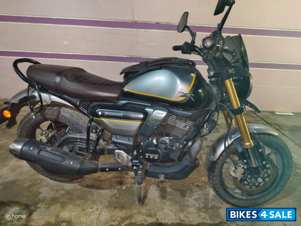 TVS Ronin TD