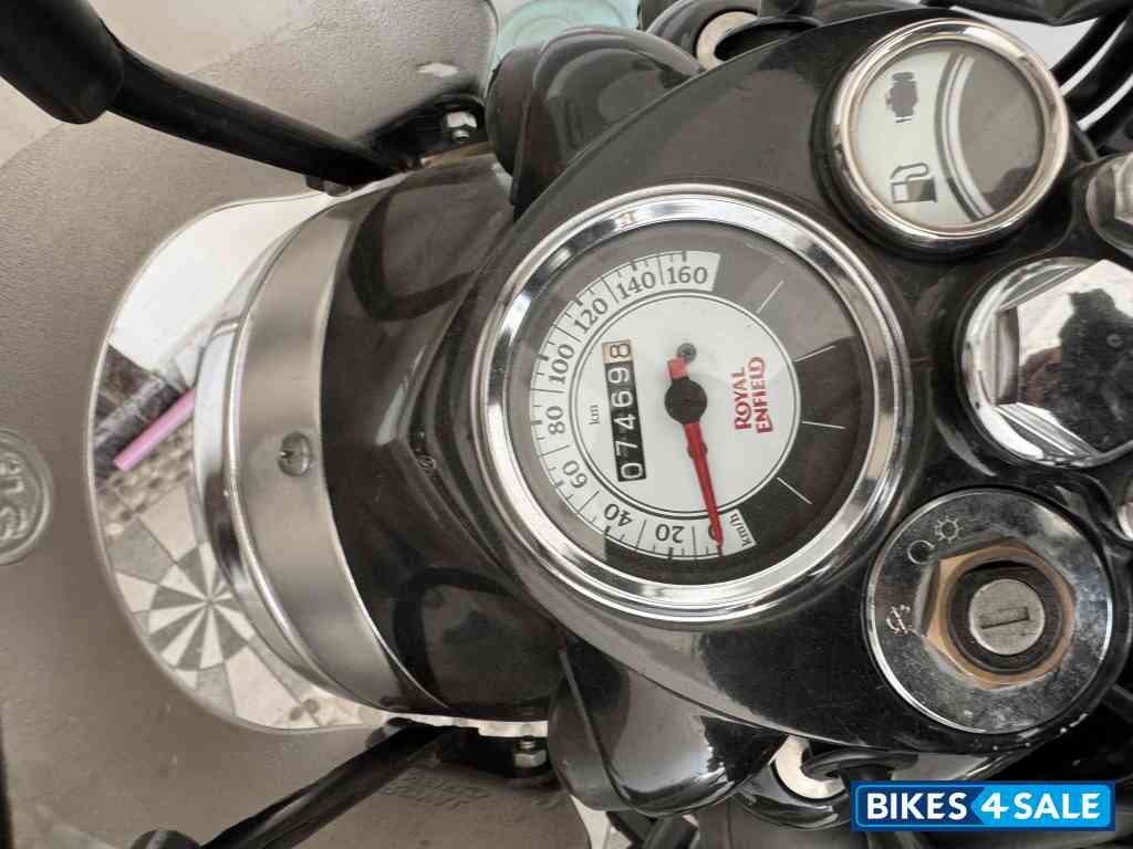 Pure Black Royal Enfield Classic 350 2021