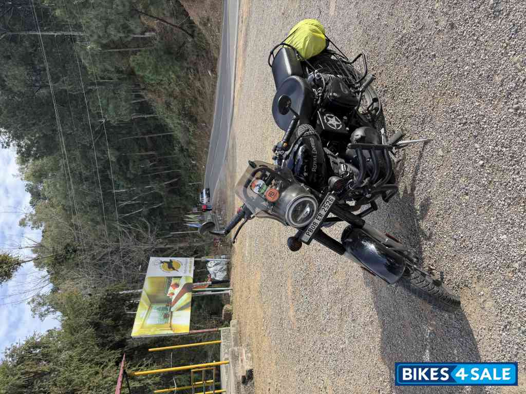 Pure Black Royal Enfield Classic 350 2021