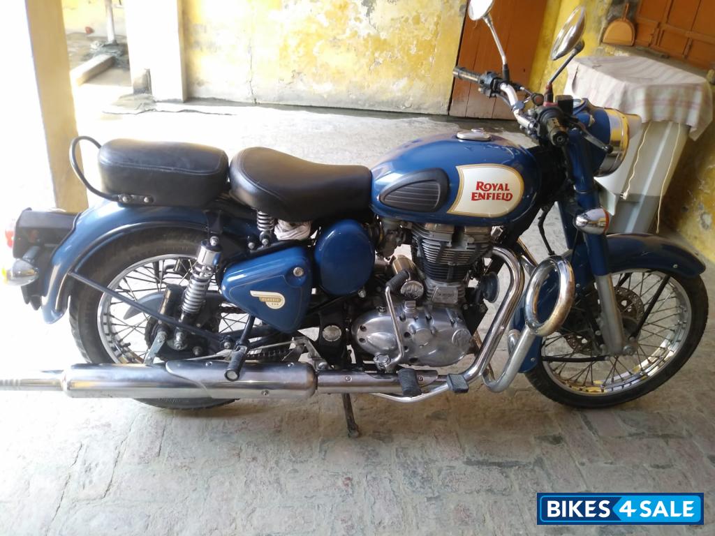 Lagoon Royal Enfield Classic 350