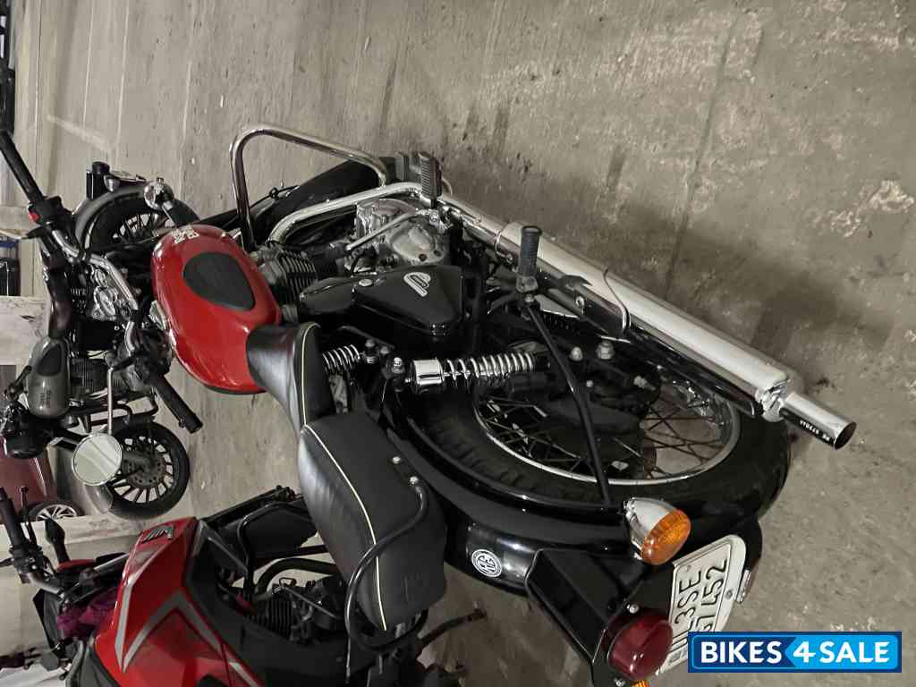 Redditch Red Royal Enfield Classic 350 Redditch Red