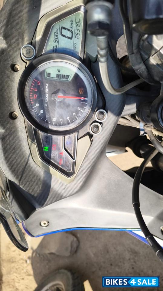 Racing Blue Bajaj Pulsar RS 200