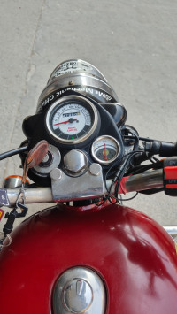 Chestnut Royal Enfield Classic 350