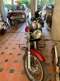 Red Royal Enfield Thunderbird TwinSpark 350