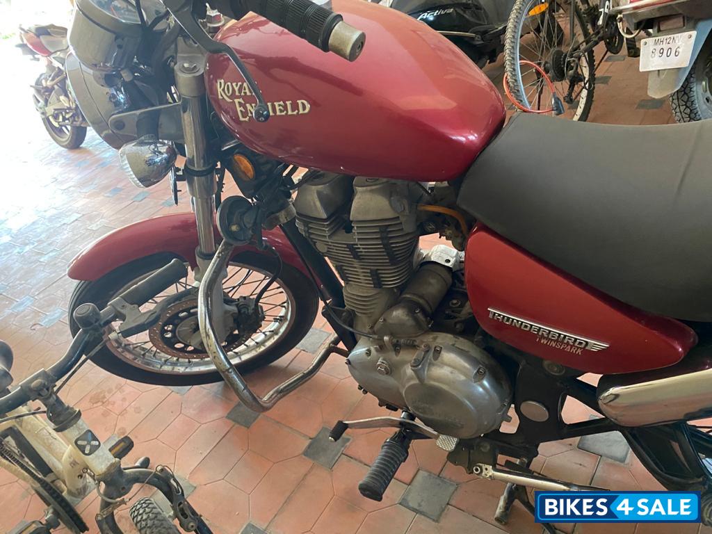 Red Royal Enfield Thunderbird TwinSpark 350 Red Royal Enfield Thunderbird TwinSpark 350