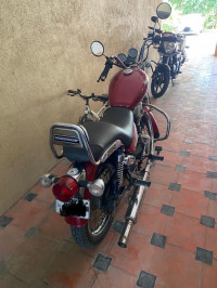 Red Royal Enfield Thunderbird TwinSpark 350