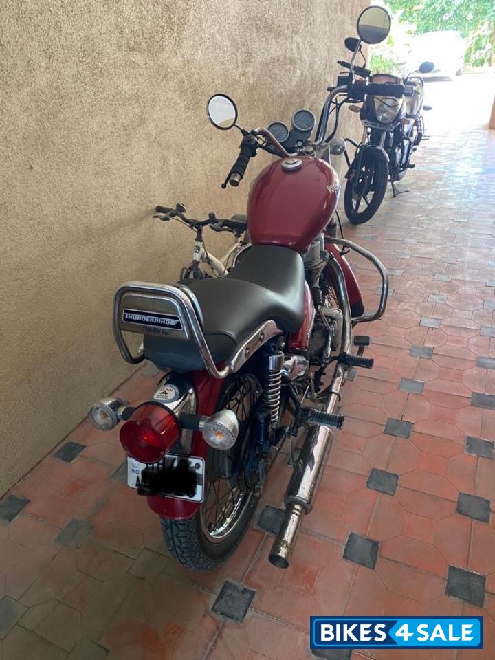 Red Royal Enfield Thunderbird TwinSpark 350 Red Royal Enfield Thunderbird TwinSpark 350