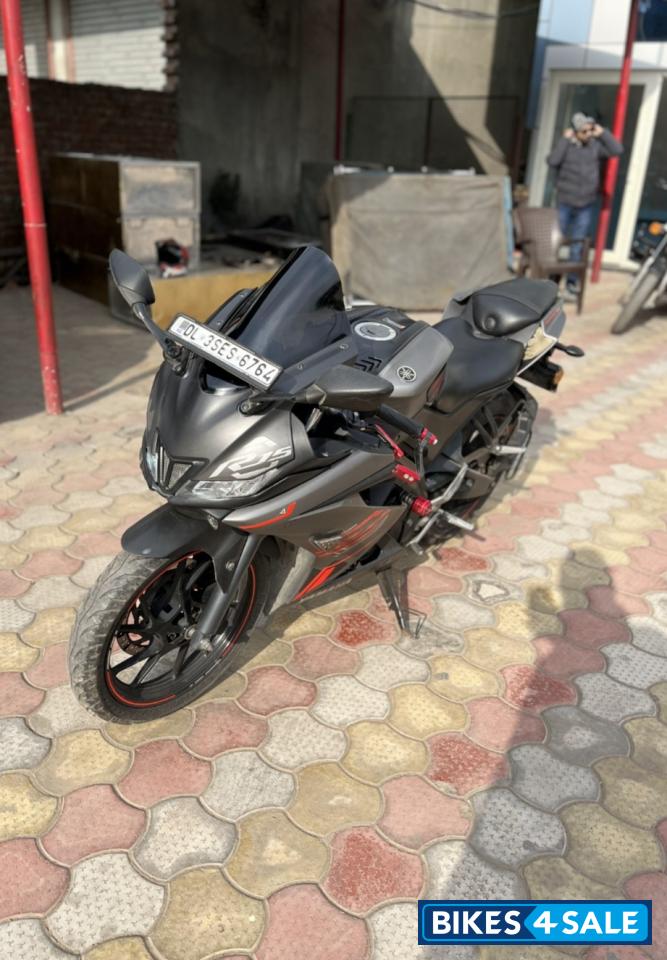 Thunder Grey And Red Yamaha YZF R15 V3