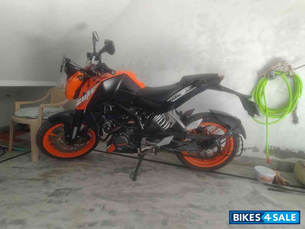 KTM Duke 200