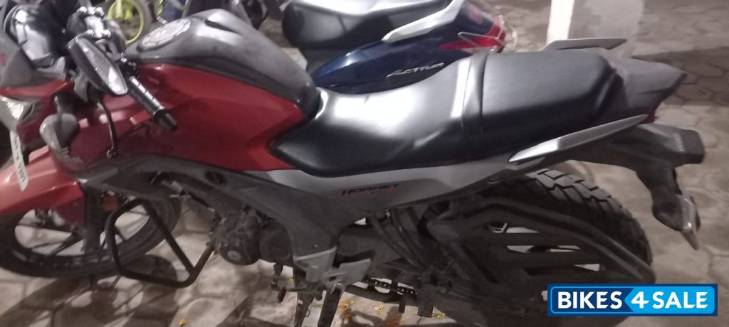 Honda CB Hornet 160R