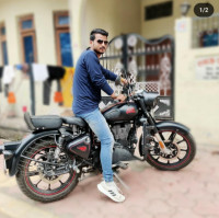 Royal Enfield Classic Stealth Black 2020 Model