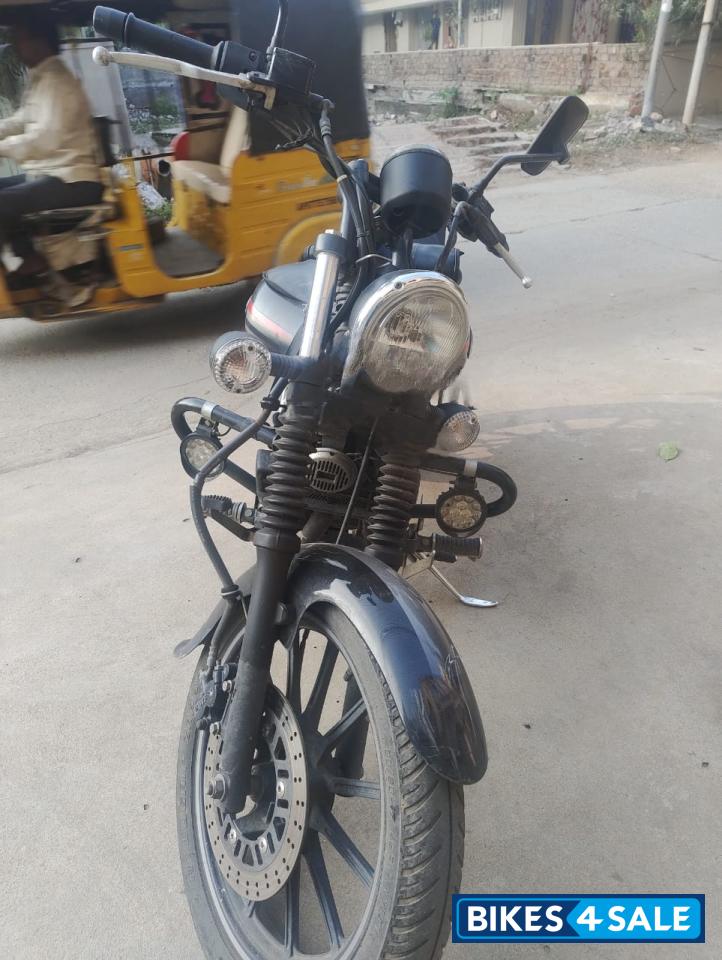 Bajaj Avenger Street 220
