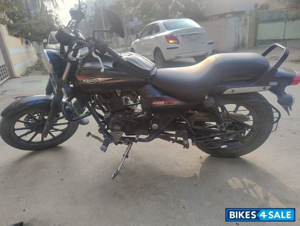 Bajaj Avenger Street 220