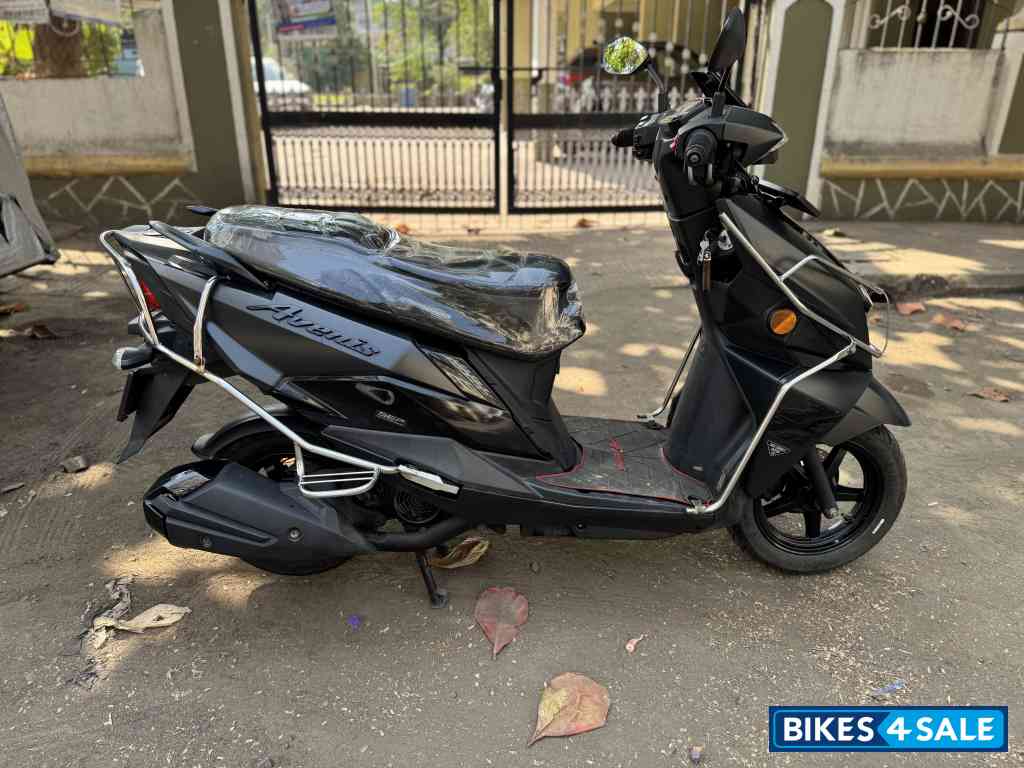 Suzuki Avenis 125 Ride Connect Edition Suzuki Avenis 125 Ride Connect Edition