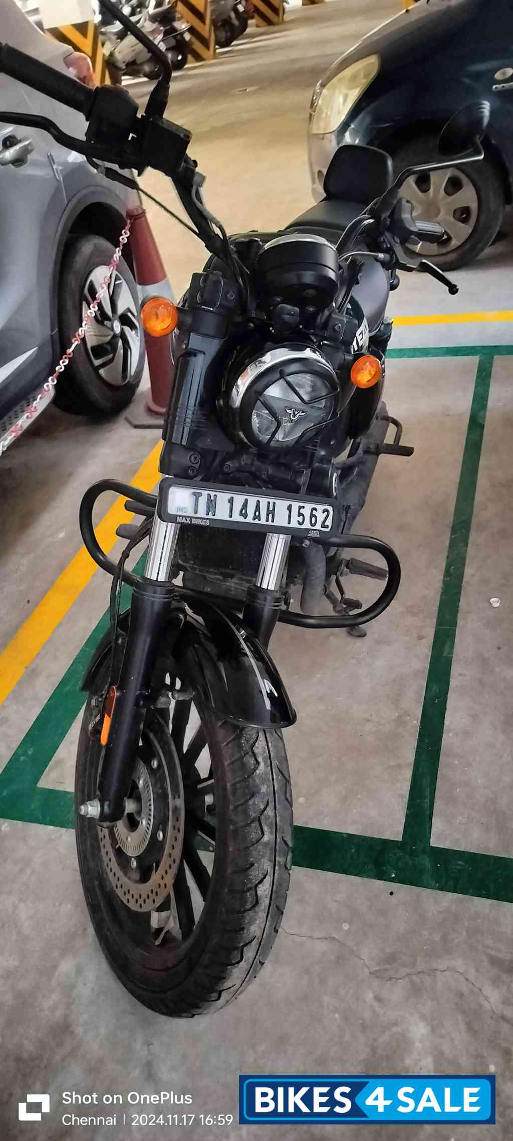 Yezdi Roadster Dual Tone