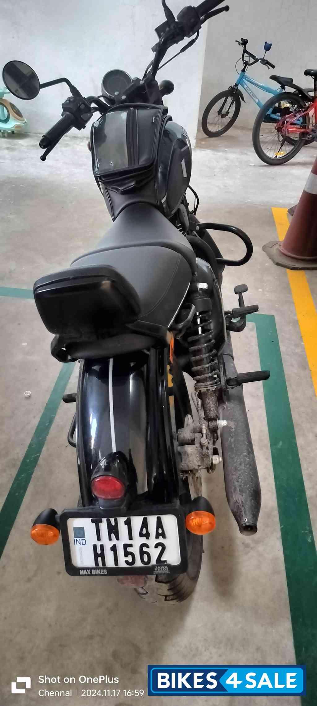 Yezdi Roadster Dual Tone