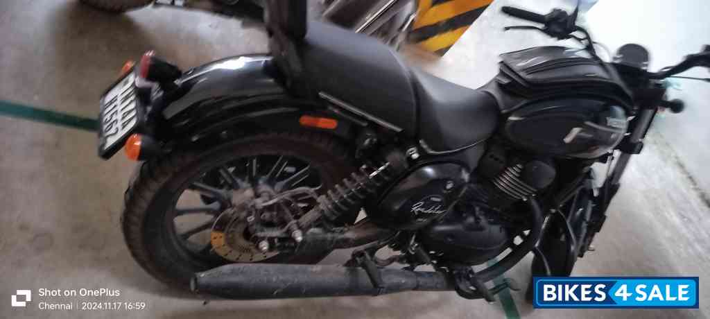 Yezdi Roadster Dual Tone