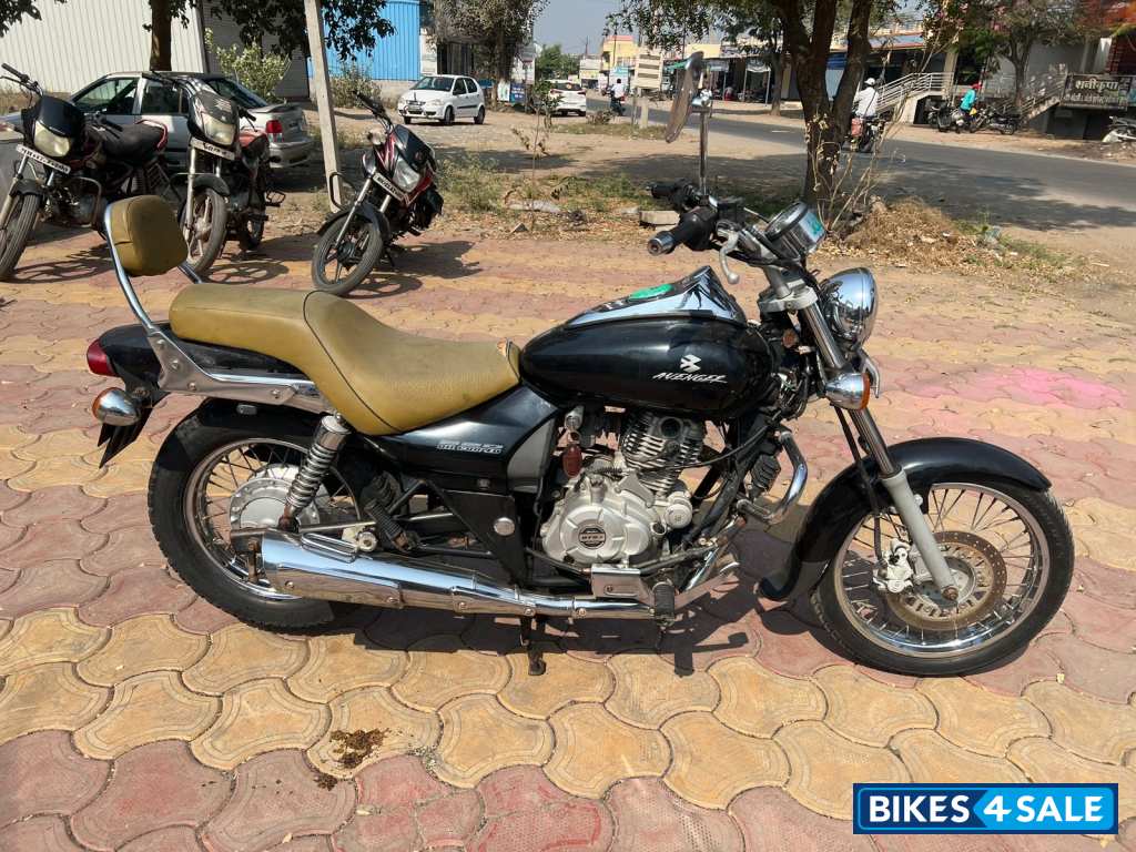 Bajaj Avenger 220 DTS-i