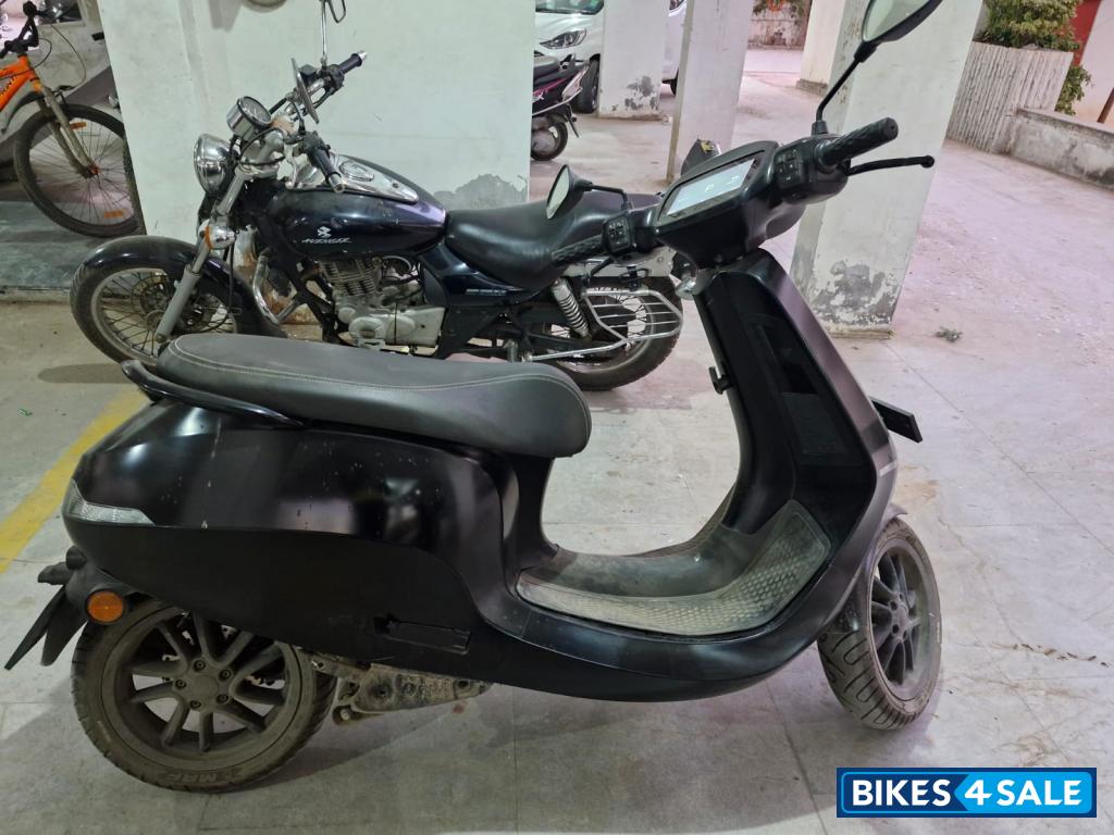 Matt Black Ola S1 Pro