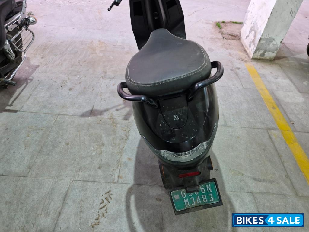 Matt Black Ola S1 Pro