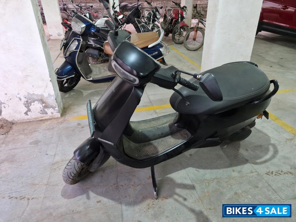 Matt Black Ola S1 Pro