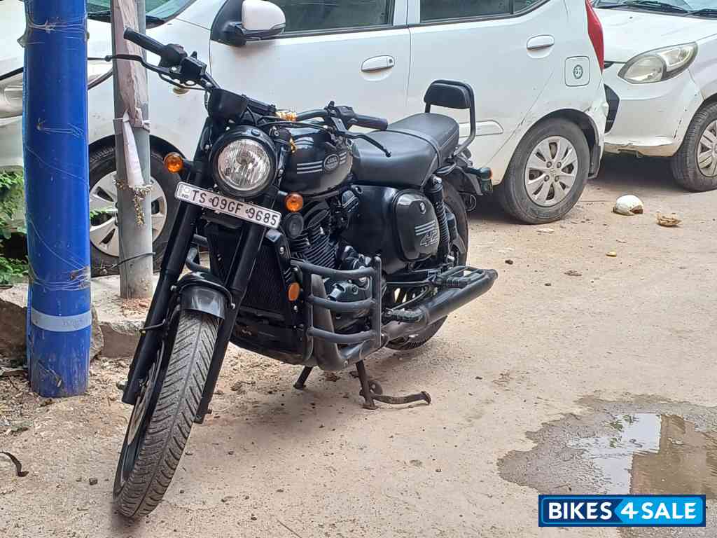 Jawa 42 Dual Channel ABS AllStar Black