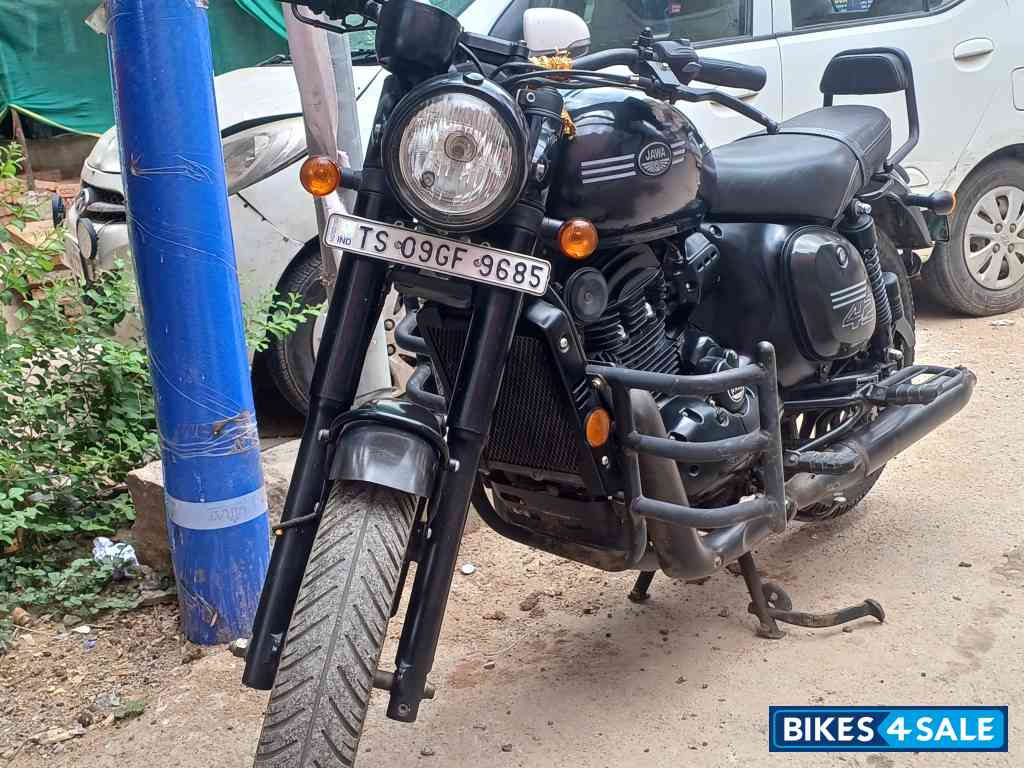 Jawa 42 Dual Channel ABS AllStar Black