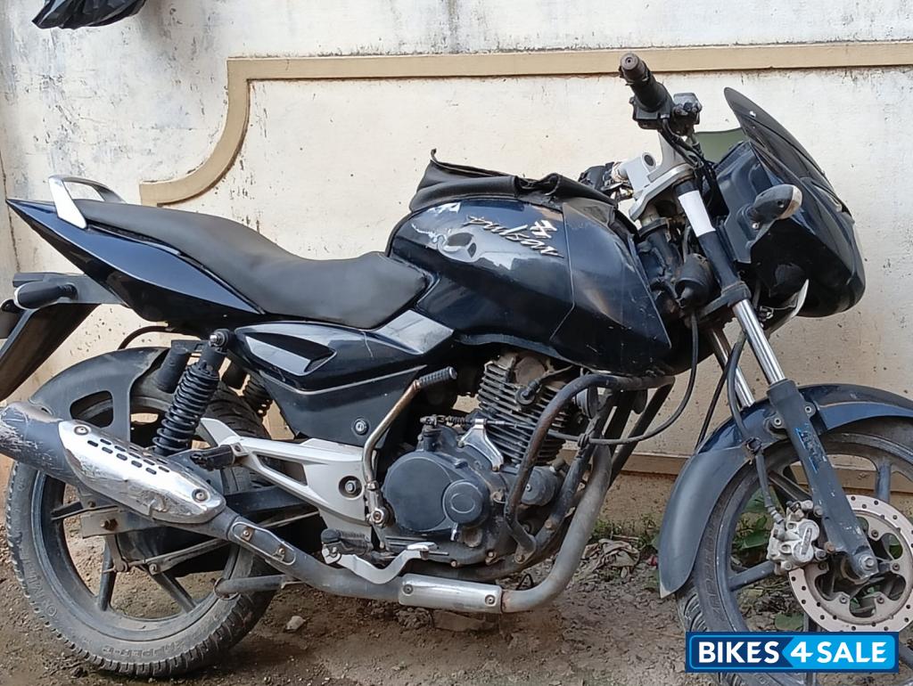 Black Bajaj Pulsar 150
