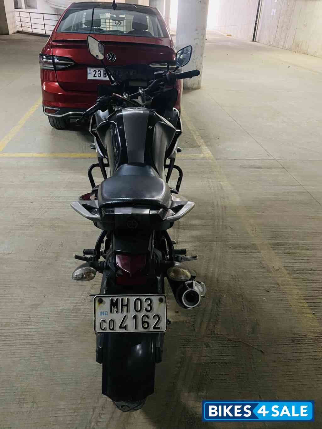 Metallic Black Yamaha Fazer