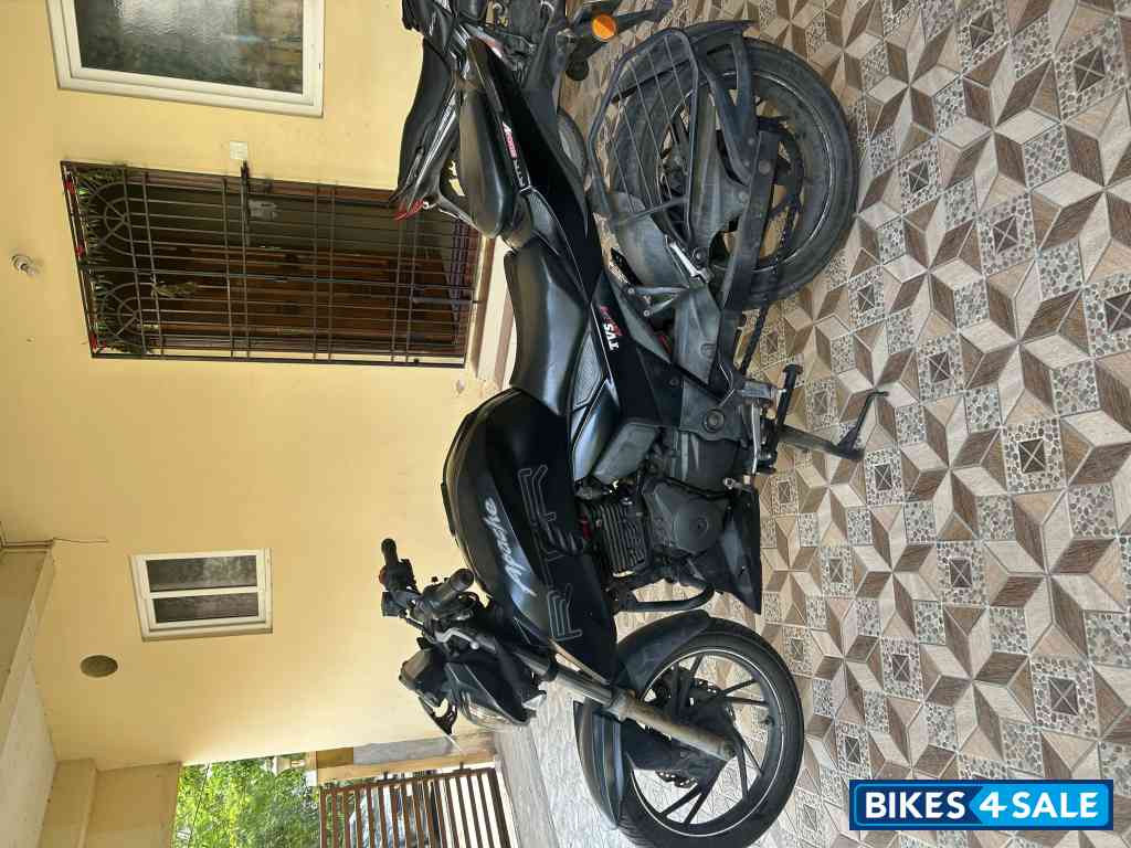 Matte Black TVS Apache RTR 200 4V