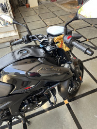 Brooklyn Black Bajaj Pulsar N160 Dual Channel ABS