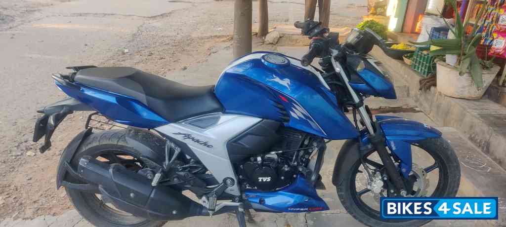 TVS Apache RTR 160 4V