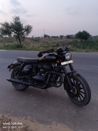 Jawa 42 Dual Channel ABS AllStar Black 2023 Model