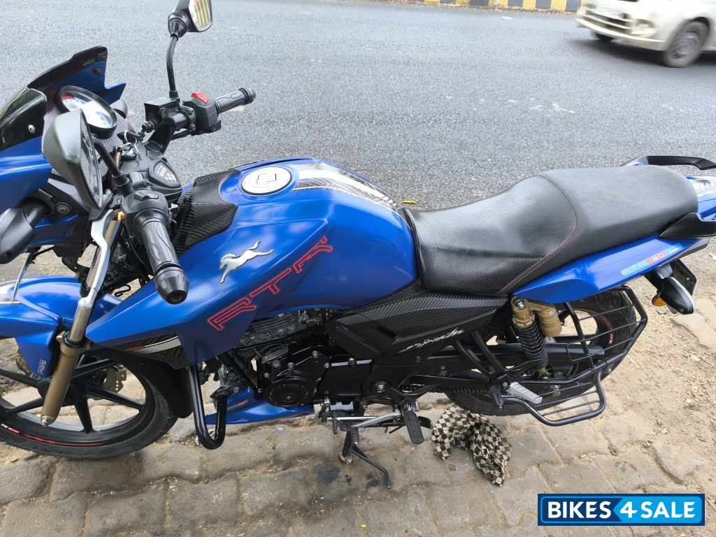 Blue TVS Apache RTR 180 BS6
