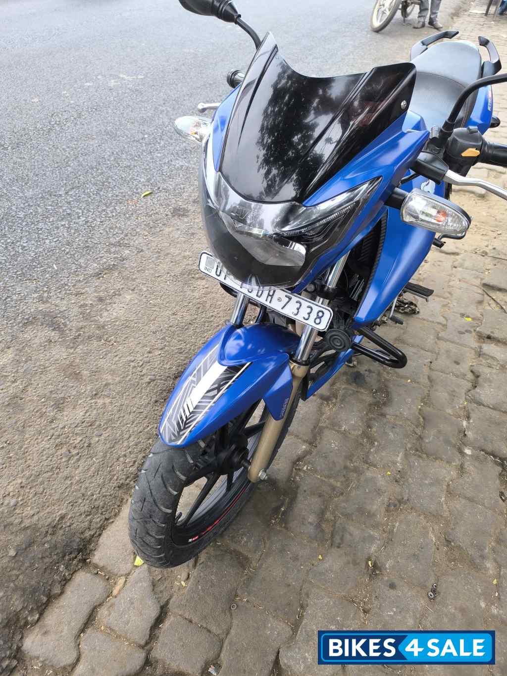 Blue TVS Apache RTR 180 BS6