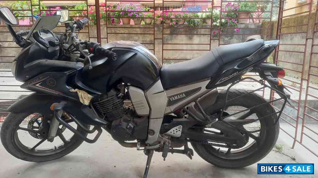 Black Yamaha Fazer