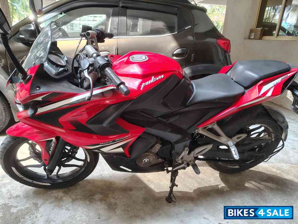 Bajaj Pulsar RS 200