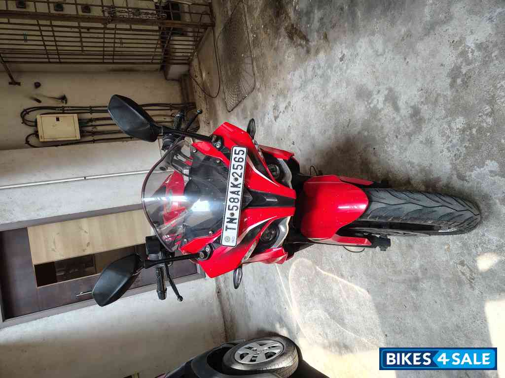 Bajaj Pulsar RS 200
