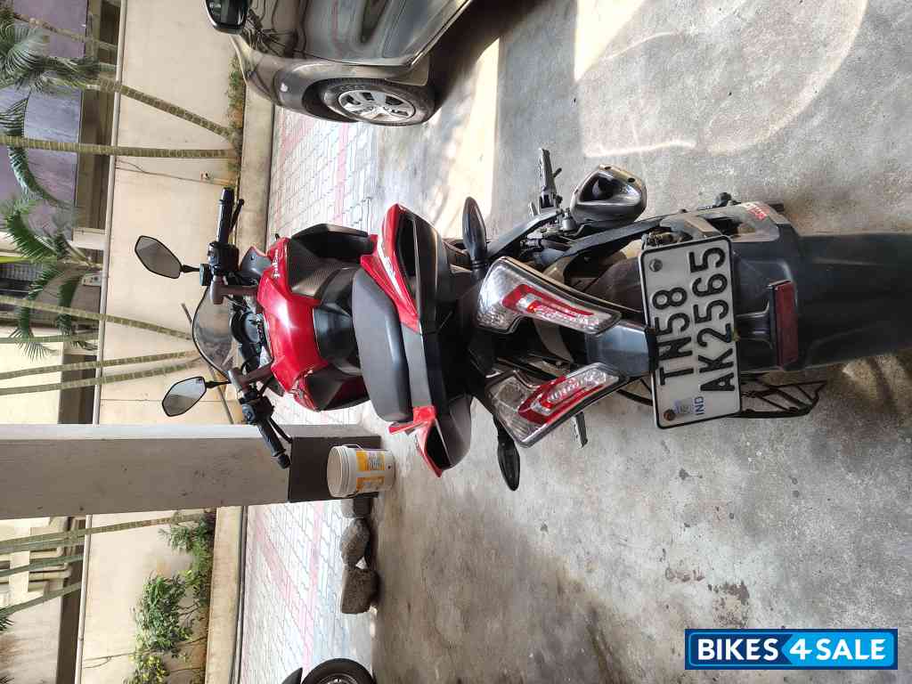 Bajaj Pulsar RS 200
