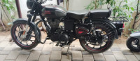Royal Enfield Classic Stealth Black