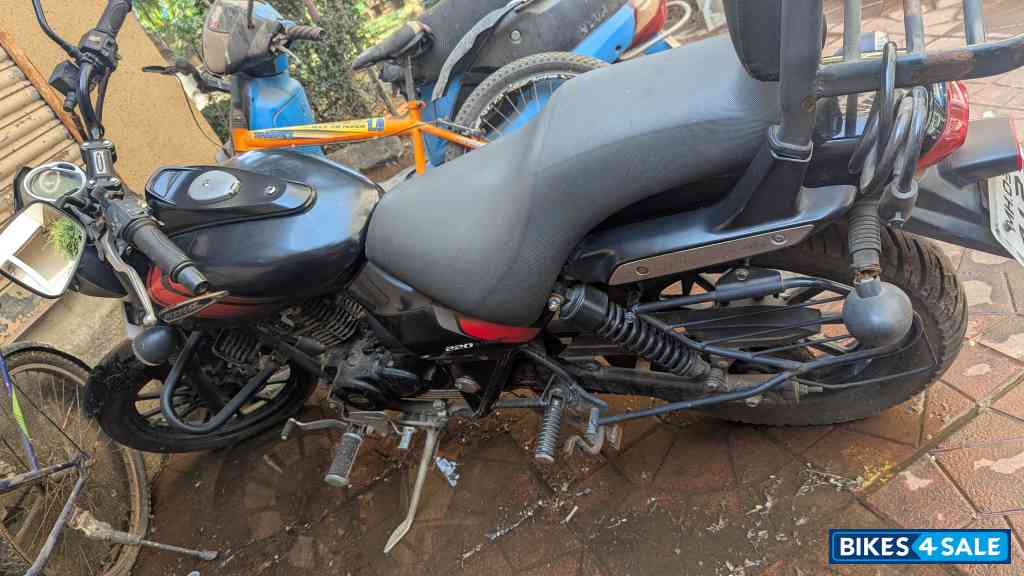 Bajaj Avenger Street 220