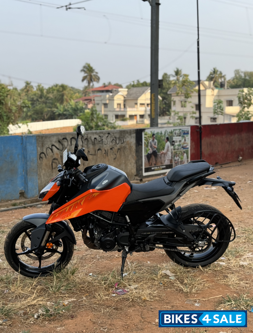 Electronic Orange KTM Duke 250 2024